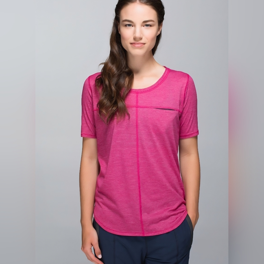 Lululemon Run Away Tee Heathered Bumble Berry Measures Approximately Size 10
